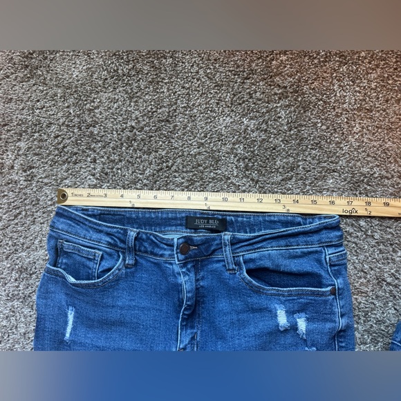Judy Blue Boyfriend fit distressed jeans crop length - Picture 3 of 8